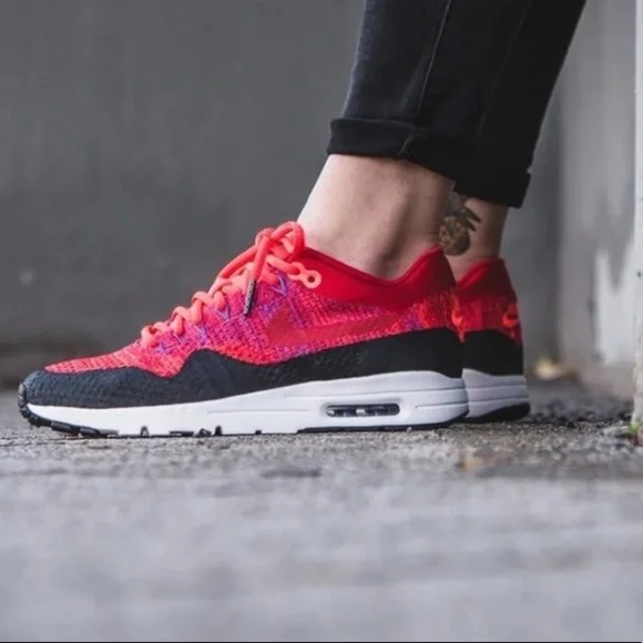 Nike Flyknit 6.5 University Red - Picture 2 of 8